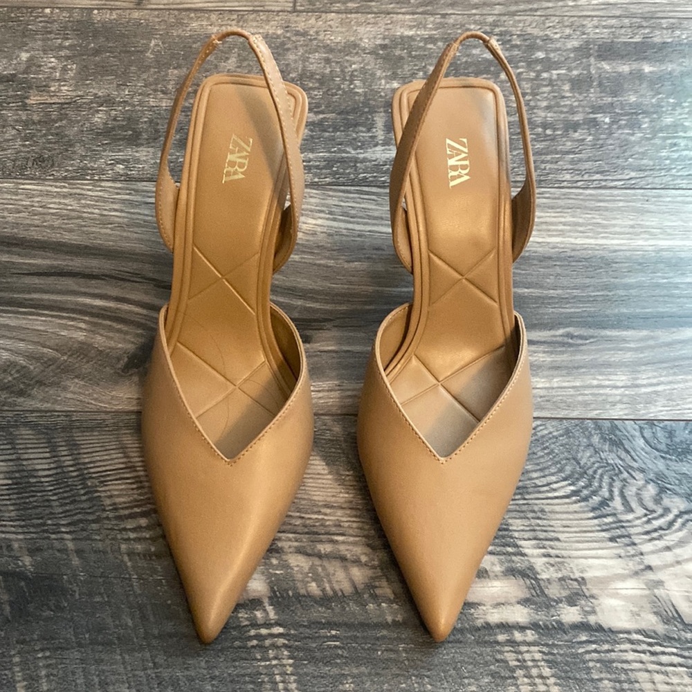 New, never used Zara nude and gold pointy toe sling back pumps